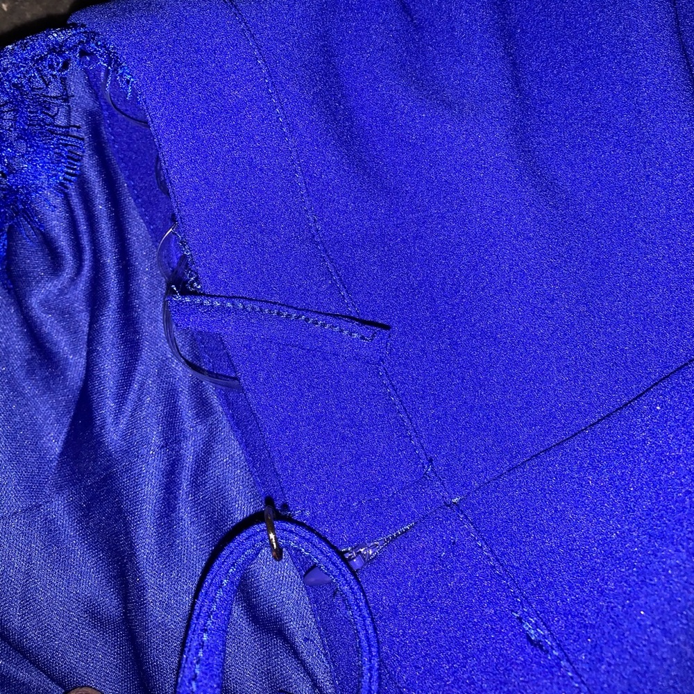 Size M : Fashion nova Royal blue jumpsuit - Picture 5 of 6
